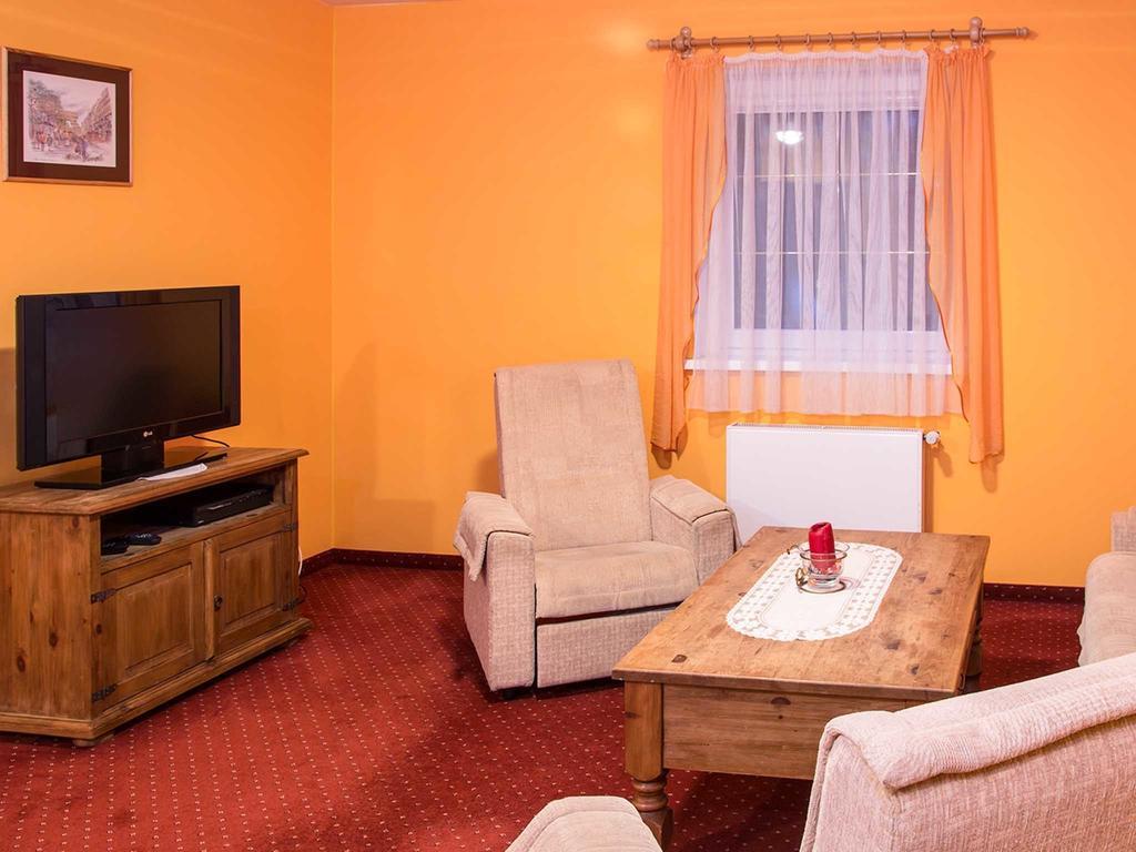 Marzenie Bed and Breakfast Przesieka Habitación foto